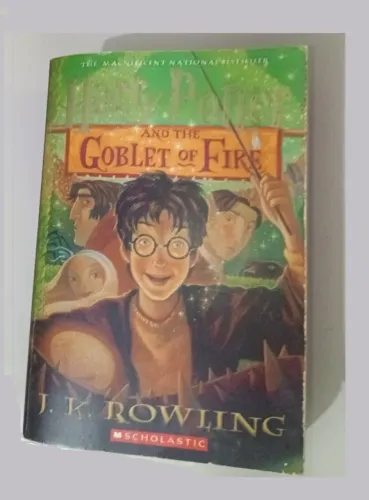Livro Harry Potter em Ingles - the Goblet of Fire - Livro 4 - Paperback Excelente Estado