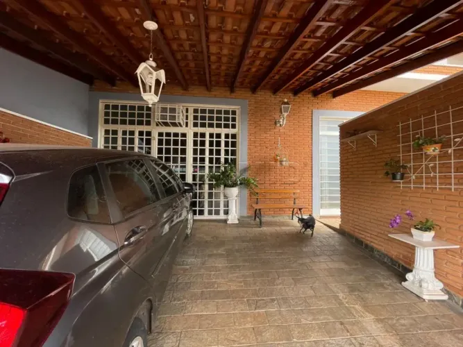 Casa mista, no Bairro Jardim América, Zona Sul de Ribeirão Preto/SP.