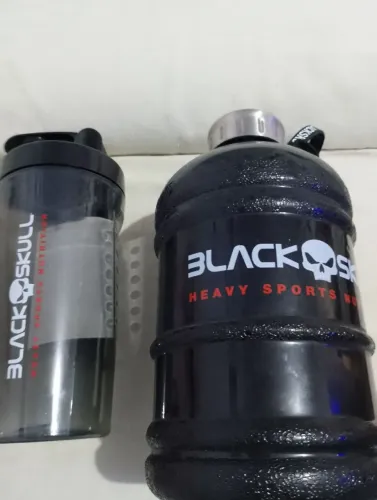 Coqueteleira + Galão Black Skull 