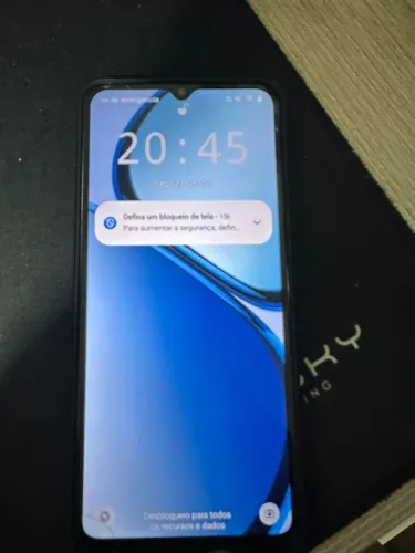 Celular Octa Ram 6GB , 128GB, película de vidro com detalhes de uso acompanha capinha .