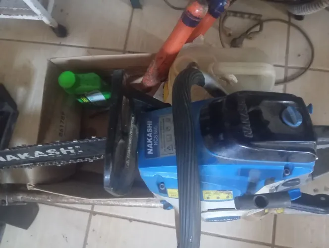 Vendo uma moto serra