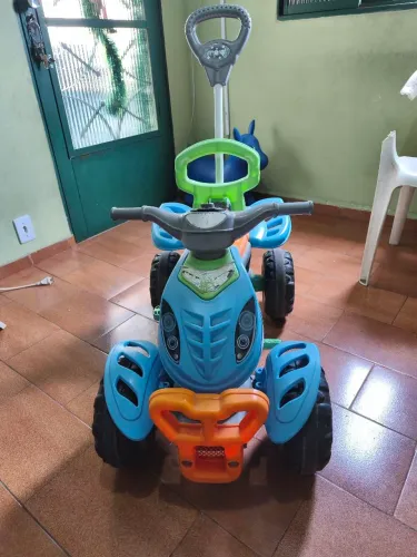 Carrinho de passeio infantil quadriciclo maral