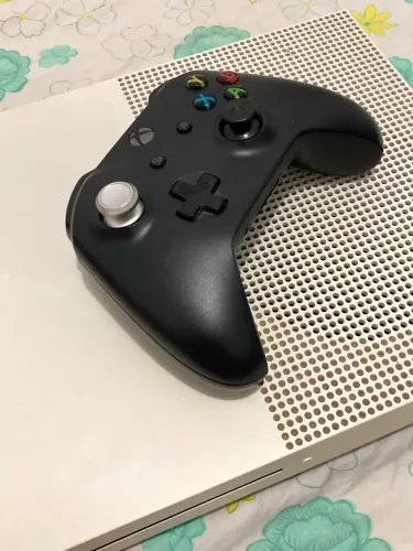XBOX ONE S | 1 TB (Semi-Novo)