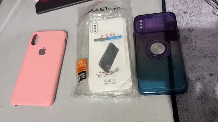 Kit com 3 capinhas para iPhone X/XS