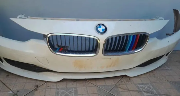 Parachoque BMW 320i 