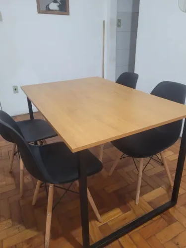 Mesa + 4 cadeiras