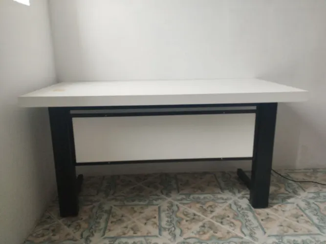 Mesa para escritório e home office