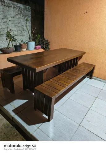 Vendo Essa Linda Mesa De 2 Metros Com Os Dois Bancos Para 8 Pessoas R$900 Reais; Entrego