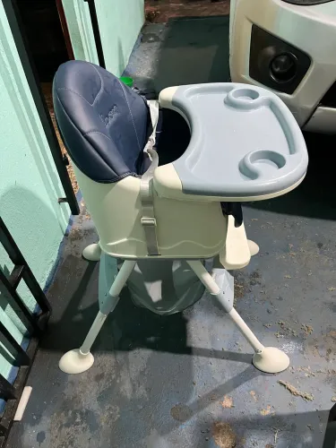 Cadeirinha de alimentação