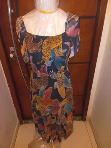 VESTIDO TAMAMHO M NOVO DA RIACHUELO - NUNCA USADO COM ETIQUETA