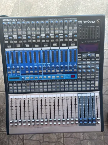 Mesa presonus 16.4.2