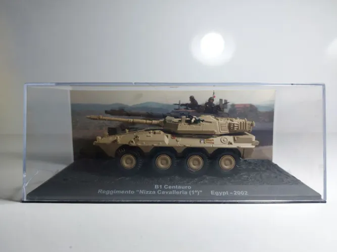 Miniatura Blindado B1 Centauro - Reggimento Nizza Cavalleria, Egito 2002 - Esc. 1/72