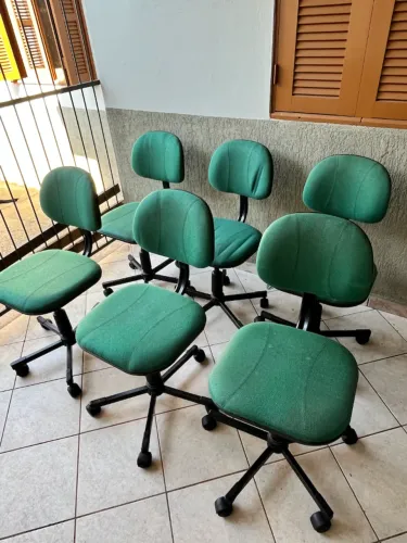 Kit 6 cadeiras escritório giratórias com rodinhas e ajuste altura