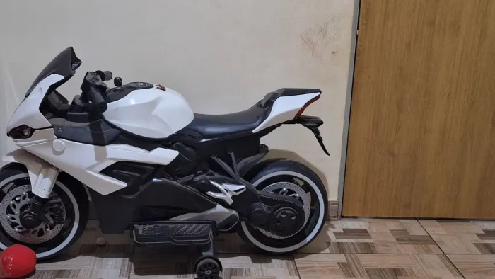 Moto infantil eletrica