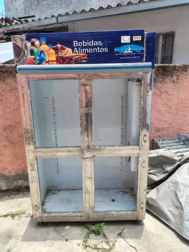 Geladeira industrial.