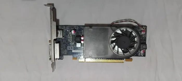 R7 240 2gb gddr3 ótimo para jogos mais leves, intermediário e estudo!?