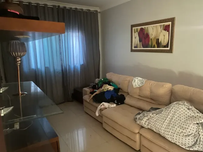 Aluga se casa no condomínio das esmeraldas ao lado
