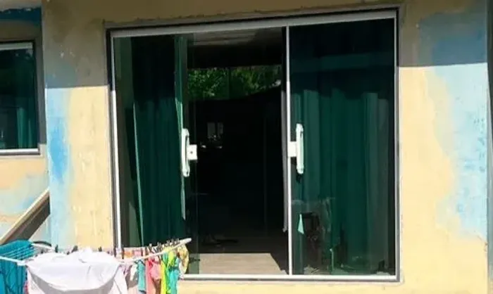 Vendo porta blindex verde 2,50 x 2,10