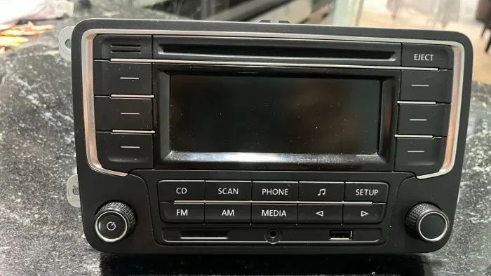 Som Radio Volkswagen Original com Bluetooth, SD Card, Mp3, USB e Conexão com Celular