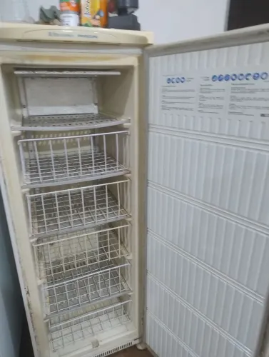Vende se freezer vertical