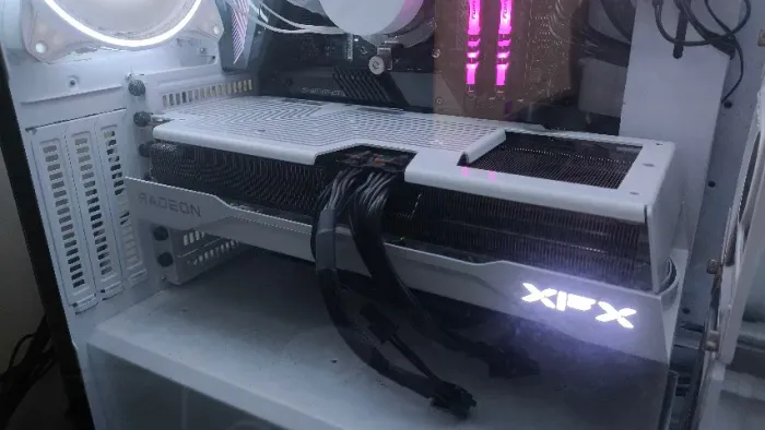 GPU RX 9070XT XFX