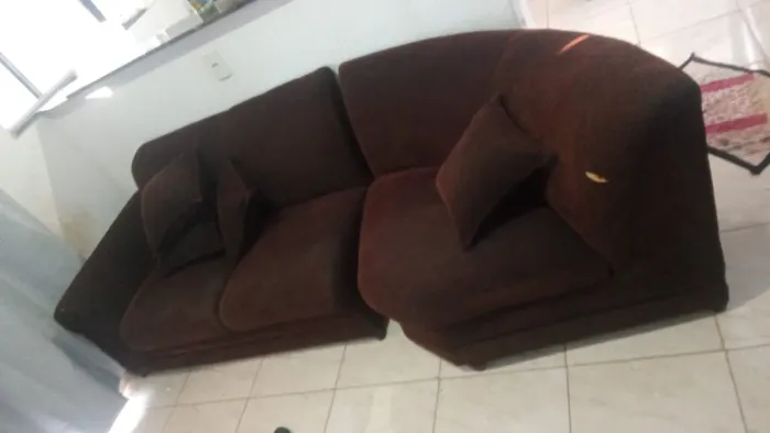 Desapego, sofá de 2 lugares com peça de canto. Limpo é higienizado.