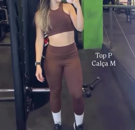 Vendo roupas de academia