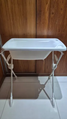 Banheira infantil com suporte