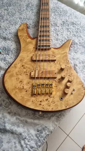 Baixo Luthier RB CUSTOM 5 cordas Circuito D oliveira