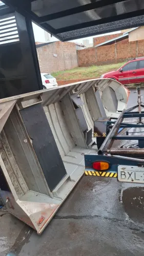 Motor e barco