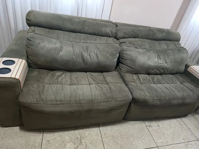 Sofá retrátil em ótimo estado