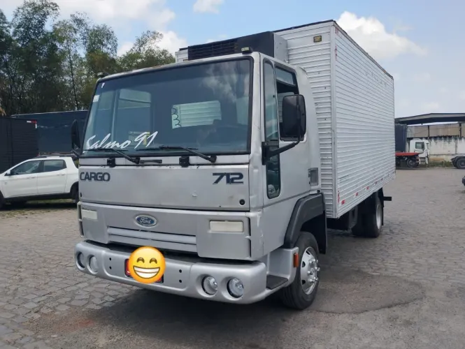 CARGO 712 VENDO OU TROCO