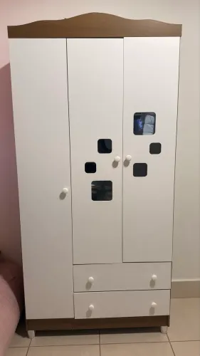 Guarda roupa e cômoda bebê