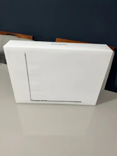 MacBook Air 15 polegadas, M3, 16GB de ram e 512GB de SSD. Produto lacrado!