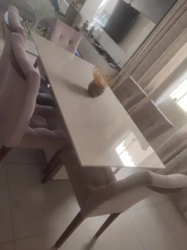 Mesa de jantar com 6 cadeiras 