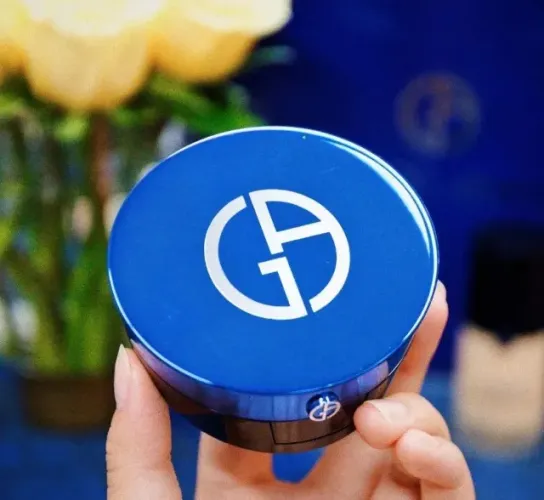 Base Cushion Armani Beauty - Cobertura Leve, Luminosidade Natural e Luxo