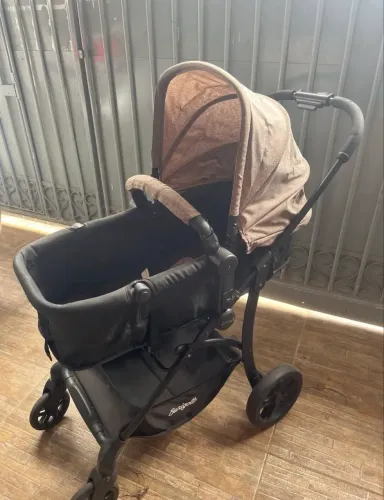 Oportunidade Carrinho Convert vira Moisés e Passeios Reversível Burigotto