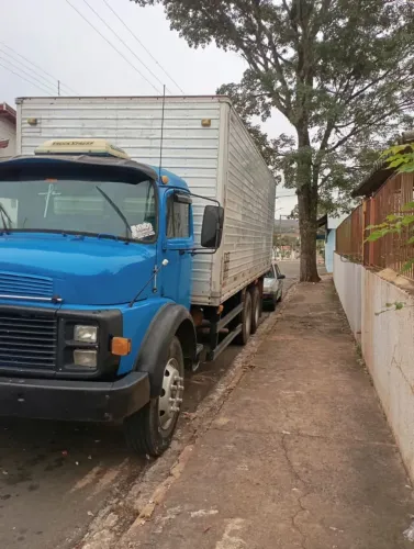 Caminhão Baú
