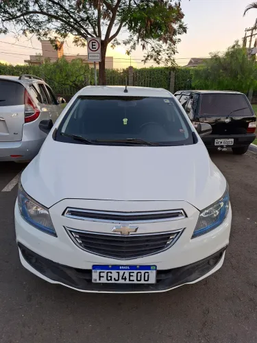 Chevrolet Onix Hatch LT 1.4 8V Flex Power Mec. 4P 2015