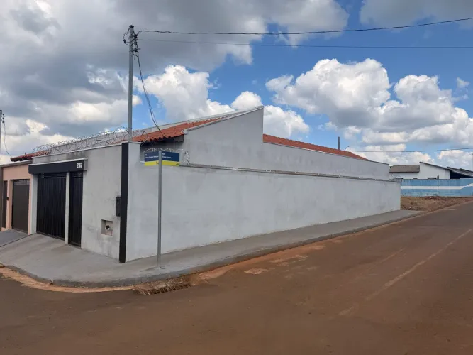 Casa de esquina no Horácio Ferreira, 360 mil