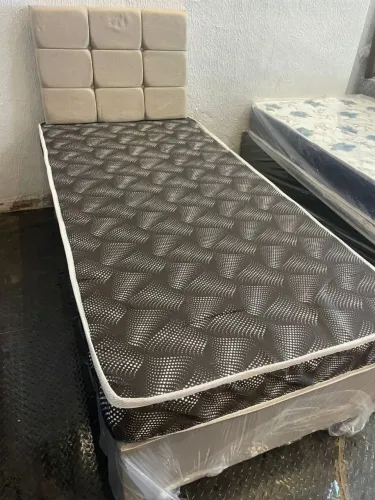 Cama de solteiro com colchão separado de espuma D20 novo!