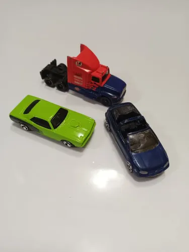 Miniaturas carrinhos Maisto