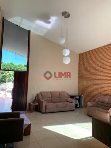 ÓTIMO IMÓVEL COM 4 QUARTOS, (1 SUÍTE) PODENDO SER RESIDENCIAL E COMERCIAL NO JARDIM AMÉRIC
