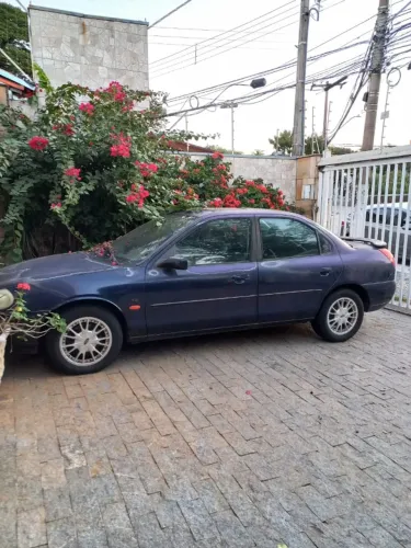 Ford Mondeo Ghia 2.5 V6 AUT 2000