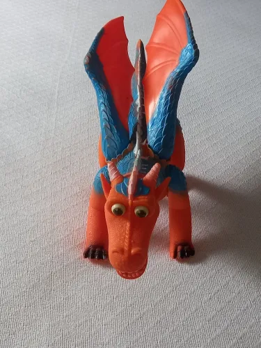 Brinquedo dragão