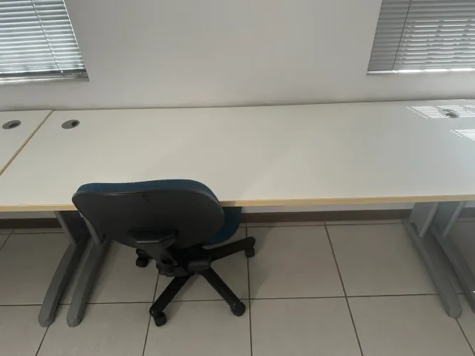  reta branca, comprimento 1,40 , altura 74 cm largura 60 cm, 