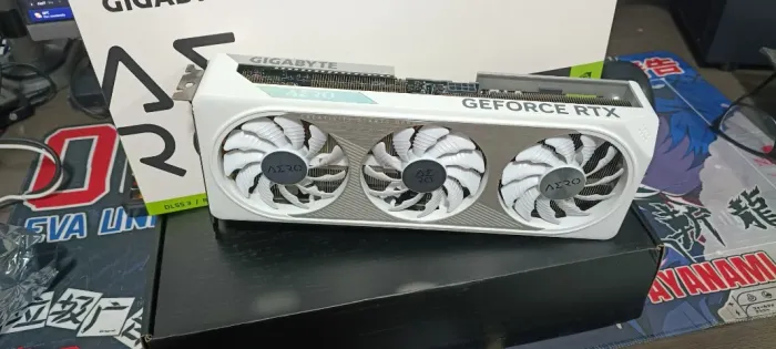RTX 4060 Ti AERO OC 8G (Gigabyte, Branca, Triple Fan)