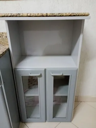 Balcão, prateleira, cristaleira para cozinha 