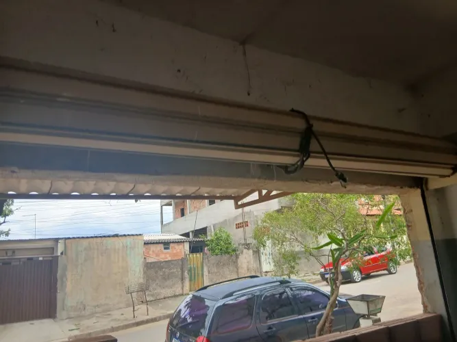 Vendo porta de aço 280 largura 210 altura