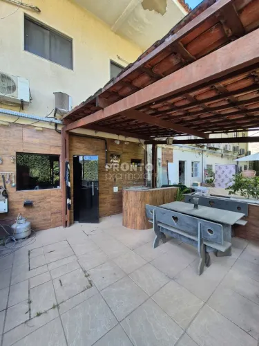 Casa com 4 quartos em Caxangá